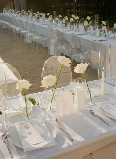 Single Flower Table Decor, Single White Roses Wedding Table, White Rose Reception, Simple Wedding Table Florals, Clean Wedding Table Decor, Single Roses Centerpieces, Less Is More Wedding Decor, White Rose Table Setting, White On White Wedding Decor