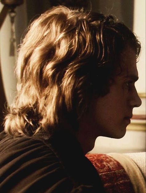 hayden christensen as anakin skywalker Star Wars Hair, Anakin Vader, Anakin And Padme, Horrible People, Star Wars Anakin, Star Wars 1977, Kids Cuts, The Horrors, Hayden Christensen