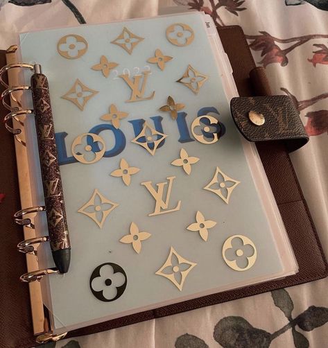 Louis Vuitton Notebook, Louis Vuitton Planner, Lv Agenda, Apartment Decorating For Couples, Professional Headshots Women, Fendi Purse, Top Designer Bags, Louis Vuitton Agenda, Happy March