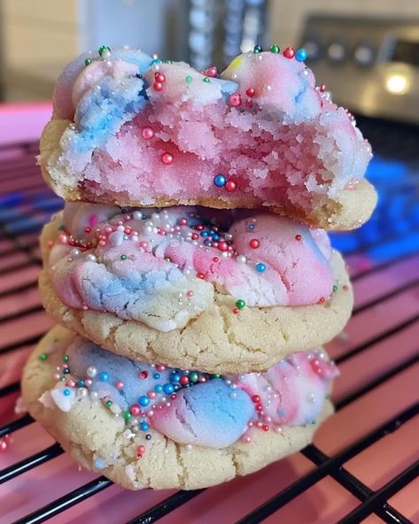 Cotton Candy Cookies Recipe Birthday Crumbl Cookie, Cotton Candy Crumbl Cookie, Confetti Cinnamon Rolls, Crumbl Cookie Copycat Fruity Pebbles, Different Baking Recipes, Baked Birthday Gifts, How To Make Fancy Cookies, Cotton Candy Fudge Recipes, Cookies That Look Like Food