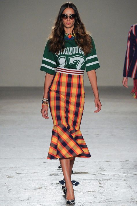 Stella Jean Spring 2015 Ready-to-Wear collection, runway looks, beauty, models, and reviews. Stella Jean, Milano Fashion Week, Trend Forecasting, 2015 Fashion, Summer 2015, Milan Fashion, Milan Fashion Week, Colorful Fashion, A Skirt