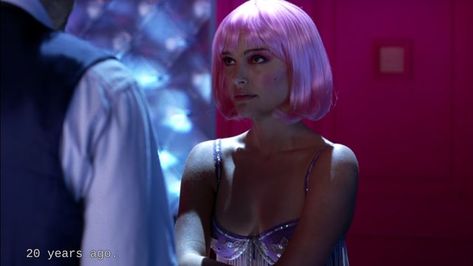 aesthetic y2k natalie portman closer movie Natalie Portman Pink Wig, Natalie Portman Tumblr, Natalie Portman Closer, Closer 2004, Alice Ayres, Mike Nichols, Closer Movie, My Saves, Tag Image