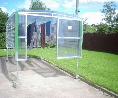 Great to keep clothes from getting rained on Outdoor Clothes Lines, Clothesline Diy, Weather Clothes, Desain Pantry, Laundry Rack, Clothes Hanging, Outdoor Clothes, Laundry Drying, Washing Line