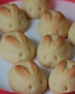 GreatFoodFunPlaces.comEaster Bunny Dinner Rolls Archives - GreatFoodFunPlaces.com Bunny Rolls, Bunny Bread, Bunny Cookies, Easter Dinner, Japanese Sweets, Bread Rolls, Dinner Rolls, Easter Recipes, Cute Food