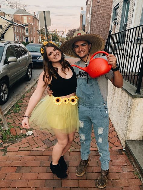 Gardener Costume, Halloween Pick Up Lines, Sunflower Costume, Farmer Costume, Couples Halloween Costume, Couple Costume, Couple Costumes, Couples Halloween, Cool Halloween Costumes