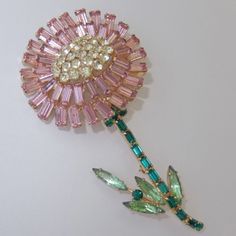 BIG VINTAGE WEISS PINK GREEN YELLOW RHINESTONE FLOWER BROOCH #Weiss Hand Beaded Embroidery, Motifs Perler, Bead Embroidery Tutorial, Diy Event, Pink Green Yellow, Couture Embroidery, Bead Embroidery Patterns, Hand Work Embroidery, Bead Embroidery Jewelry