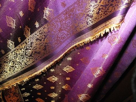 purple and gold Arabian Nights Aesthetic, Asian Wedding Ideas, Howleen Wolf, Catty Noir, Mazzy Star, Gold Aesthetic, Indian Aesthetic, Arabian Nights, Naha