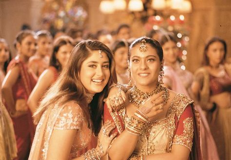 bole chudiyan Female Movie Stars, 90s Bollywood Aesthetic, 90s Bollywood, Bollywood Couples, Vintage Bollywood, Kareena Kapoor Khan, Bollywood Movie, Shah Rukh Khan, Hrithik Roshan