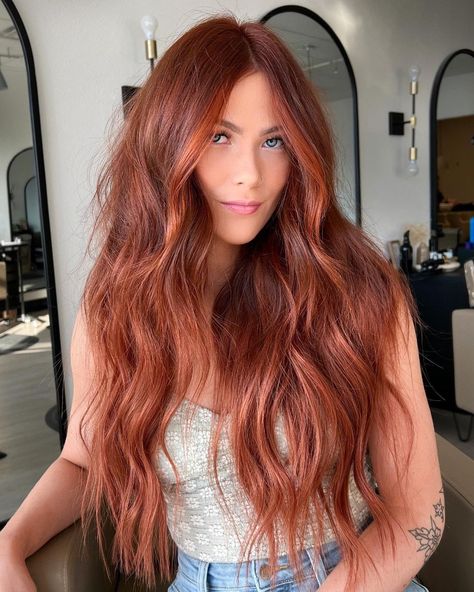 Fall Red Hair, Auburn Red Hair, Pale Skin Hair Color, Dark Red Hair Color, Red Hair Looks, Hair Pale Skin, Natural Red Hair, Red Hair Inspo, Ginger Hair Color