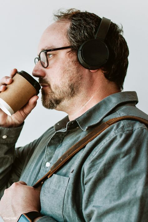 Man drinking a hot coffee while listening to music | premium image by rawpixel.com / McKinsey #picture #photography #inspiration #photo #art Big Man Fashion, Fashion Podcast, Office Lifestyle, Coffee Table With Casters, Man Drinking, Chocolate Covered Espresso Beans, People References, Big Men Fashion, Image Ideas