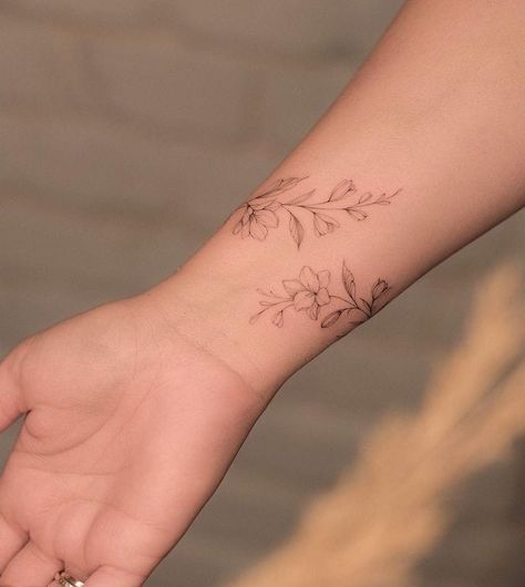 Arm Wrap Tattoo, Bird Tattoos Arm, Wrap Around Wrist Tattoos, Wrist Bracelet Tattoo, Maching Tattoos, Wrap Around Tattoo, Around Arm Tattoo, Wrap Tattoo, Ankle Tattoos For Women