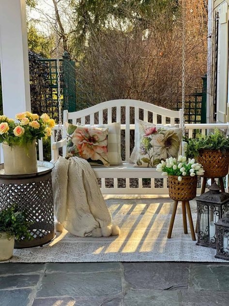 Small space, big impact! Discover 7 easy and affordable small front porch ideas on a budget. Create an inviting entryway without breaking the bank. Small Porch Ideas On A Budget, Small Porch Ideas, Front Porch Bench, Veranda Design, Porch Bench, Spring Porch Decor, Cottage Porch, Front Porch Design, Farmhouse Front Porches