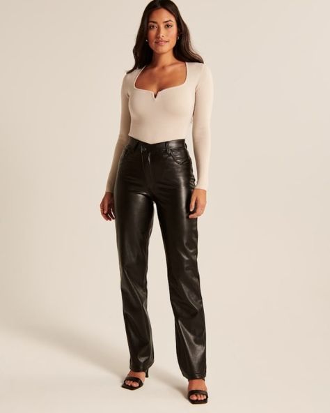 Faux Leather Pants Outfit, Abercrombie And Fitch Outfit, Outfits Europe, Patent Leather Pants, Faux Leather Jeans, Leather Pants Outfit, 2022 Style, Leather Pants Women, Women's Bottoms