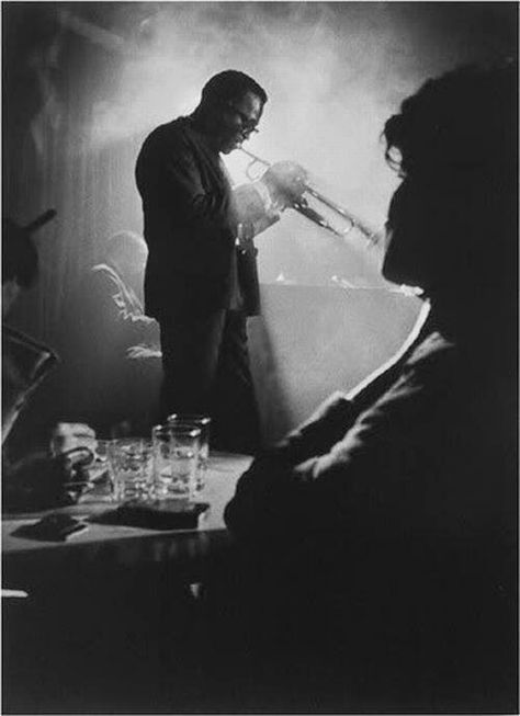 Music in the Shadows: New Film Noir Musical Book Dennis Stock, Arte Jazz, Kind Of Blue, Jazz Artists, Black And White Photograph, Jazz Club, Rock N’roll, Miles Davis, Jazz Musicians