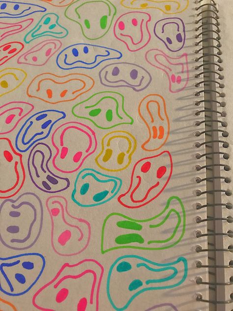 Smiley Face Doodles Aesthetic, Smiley Face Drawing Aesthetic, Drawing Ideas Aesthetic Easy Colorful, Sketchbook Ideas Preppy, Aesthetic Preppy Drawing Ideas, Notebook Drawing Aesthetic Cute, Drawing Ideas Smiley Face, Preppy Doodles Easy, Cute Aesthetic Drawing Ideas Easy