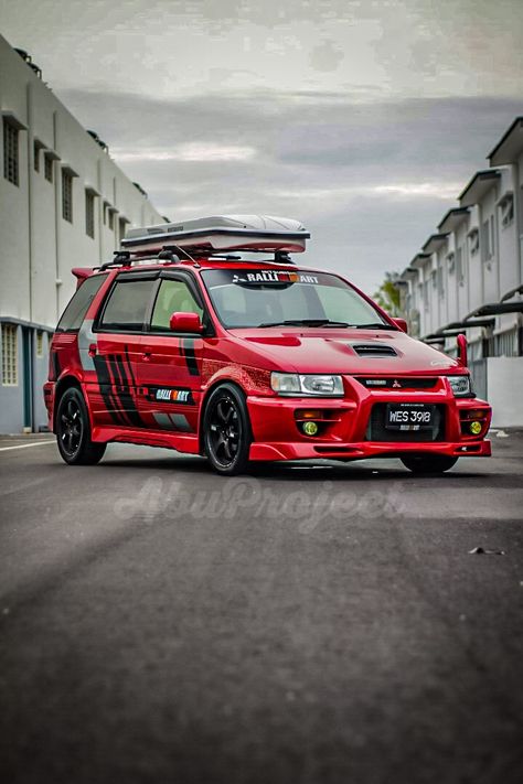 Mitsubishi Wagon, Car 90s, Mitsubishi Space Wagon, Japanese Vehicles, Car Facts, Mitsubishi Cars, Lancer Evo, Custom Hot Wheels, Mitsubishi Galant