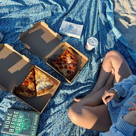 what i’ve been up to! if you were curious #liferecently ☮️🌴 Aesthetic Picnic, Margherita Pizza, Picnic Foods, Beach Picnic, Summer Picnic, Beach Girl, Beach Photography, Beach Pictures, Beach Bag