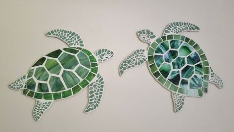 Sea Turtle Mosaic, Turtle Mosaic, Mosaic Sea, Stained Glass Tattoo, Sea Turtle Painting, Glass Turtle, Sea Turtle Art, Mosaic Animals, Coastal Beach House