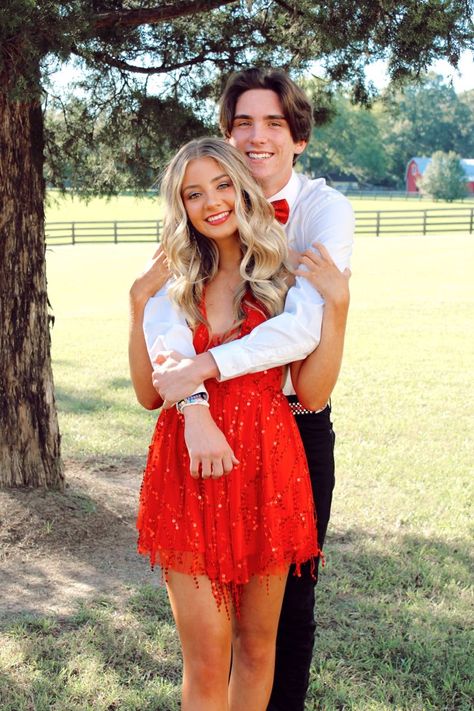 Hoco Red Dress Couple, Hoco Dance Picture Poses, Couple Dance Pictures Poses, Cute Couple Pics Homecoming, Hoco Pics Couple Boyfriends, Hoco Pose Ideas Couple, Couples Dance Pictures, Homecoming Pics Boyfriends, Hoco Picture Ideas Couple