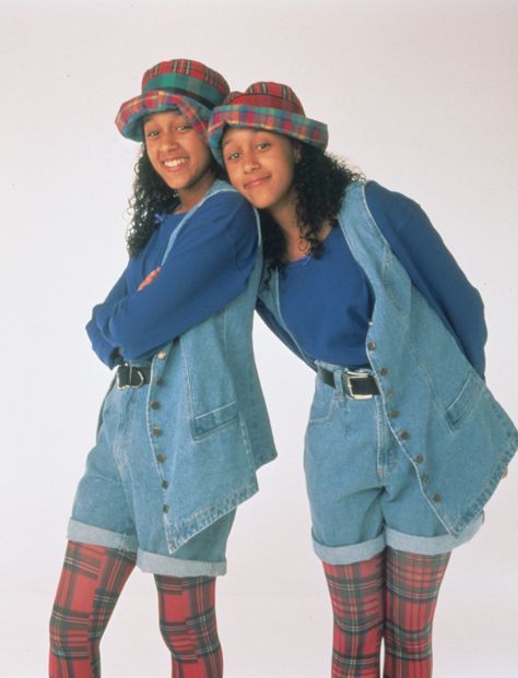 Tamera Campbell, Costumes For Sisters, Halloween Costumes For Sisters, Best Friend Costumes, Tia And Tamera Mowry, Throwback Outfits, 90s Halloween Costumes, Friend Costumes, 90s Pop Culture