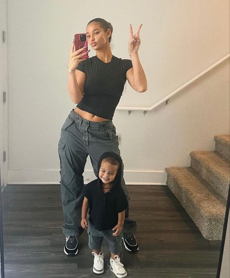 Boy Mom Black Woman, Boy Mom Aesthetic Black, Mum And Son Aesthetic, Tattooed Baddie, Boy Mom Aesthetic, Boy Mom Pictures, Mom And Baby Boy, Boy Mum, Healthy Baby Boy