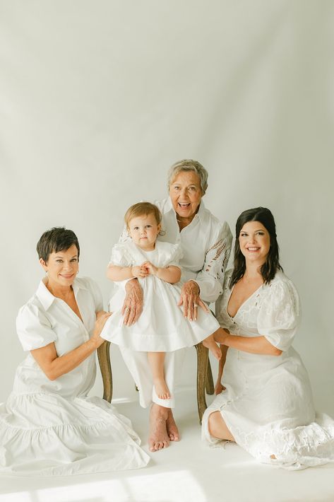 Grandma Mom And Baby Pictures, Four Generation Photoshoot Ideas, 5 Generation Pictures Ideas, 4 Generation Picture Ideas Women, Grandparents And Grandkids Pictures, Four Generation Picture Ideas, 3 Generation Pictures Ideas Women, Generation Photoshoot Ideas, Generations Photoshoot