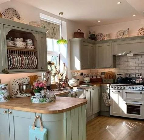 Cottage Core Kitchen Ideas, Cottage Core Kitchen, Cottage House Interior, Cottage Core Home, Cocina Shabby Chic, Cottage Kitchens, Dekorasi Kamar Tidur, Diy Farmhouse, Dream House Interior