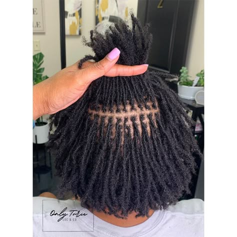 MICROLOCS ATLANTA 💋’s Instagram post: “HAPPY MONDAY! ❤️ #diymicrolocs #microlocs #microlocks #womenwithlocs #mylocjourney #loccrush #atllocstylist #locstyles #tinylocs…” Retie Microlocs, Microloc Grid, Micro Locks Installation, Loc Sizes, Microloc Maintenance, Microlocs Retie, Micro Locks, Locs Ideas, Loc Ideas