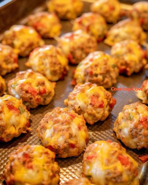 Cheese Sausage Balls, Cream Cheese Sausage, Casserole Beef, Cream Cheese Sausage Balls, Sausage Balls Recipe, Cream Cheese Recipe, Crowd Pleasing Appetizers, Sausage Balls, Appetizers Easy Finger Food