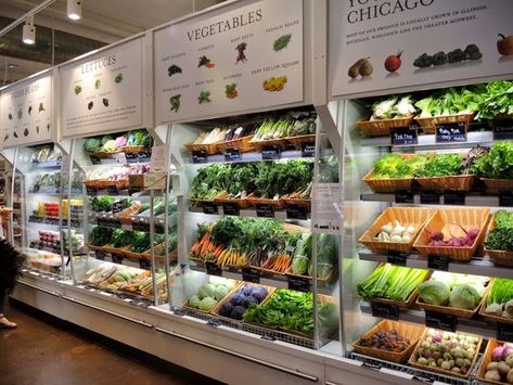 Fruit And Veg Shop, Vegetable Shop, Grocery Store Design, Organic Market, Food Retail, Supermarket Design, Fruit Shop, Food Display, Salad Bar