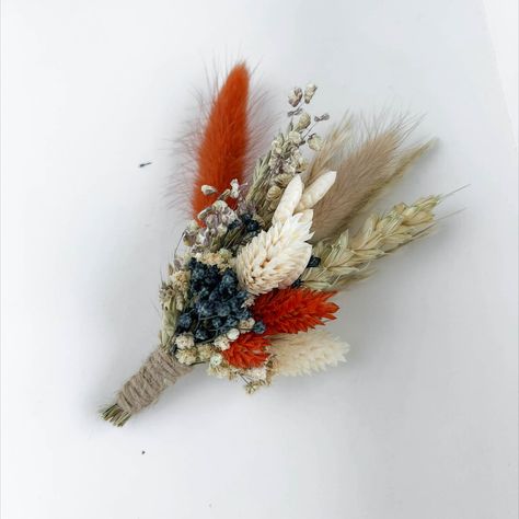 Dried flower boutonniere for Rust navy Blue wedding theme. Navy Blue And Rust Wedding Flowers, Diy Wedding Boquet, Terracotta Groom, Rust And Navy Blue Wedding, Navy And Rust Wedding, Terracotta Boutonniere, Navy Blue And Terracotta, Dried Flower Boutonniere, Orange Boutonniere