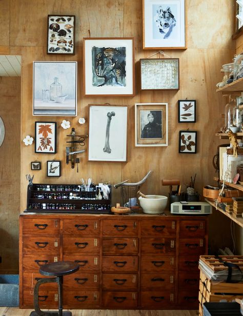 Inside Designer Sibella Court's Eclectic, Nautical-Inspired Home Old School Room, Old Beach House, Pilates Room, Australian Beach House, Sibella Court, Modern Kitchen Renovation, Art Rooms, Beach House Exterior, Australian Beach