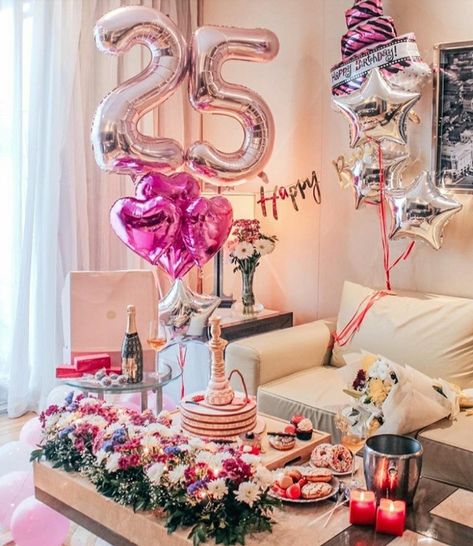 25th Birthday Astethic, Women Birthday Decor, Birthday Ideas 25 Years Old, 25th Balloons, 25th Birthday Party Ideas For Women, 25 Th Birthday Ideas For Her, 25 Birthday Balloons, 25th Birthday Ideas For Her Decoration, 25th Birthday Decorations For Her