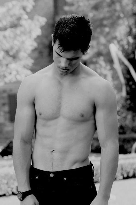 Taylor Lautner Taylor Lautner Shirtless, Taylor Jacobs, Jacob Black Twilight, Twilight Jacob, Team Jacob, Taylor Lautner, Nick Jonas, Jacob Black, The Twilight Saga