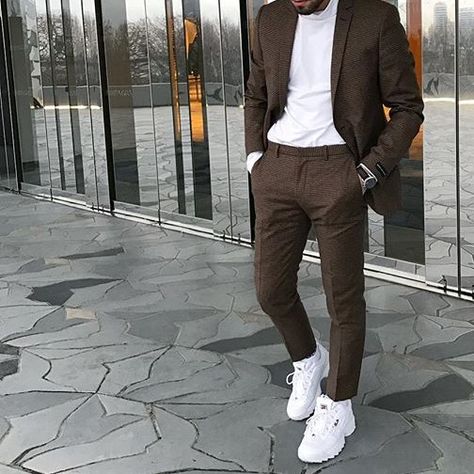 IG : vincent_duchapeau Fila Shoes Outfit, Dad Sneakers Outfit, Men Suit Shoes, Fila Outfit, Sneakers Outfit Men, Fila Disruptor, Fila Disruptors, Shoes Formal, Fila Shoes