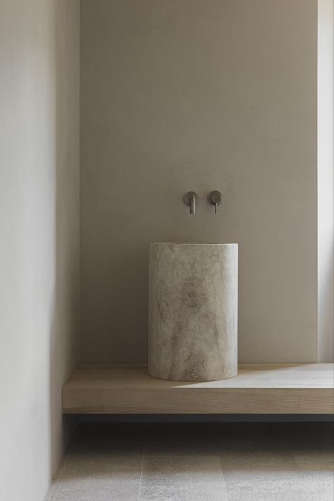 Minimalist Washbasin, Minimal Bathrooms, Red Ceiling, Wooden Beams Ceiling, Natural Stone Wall, Scandinavian Minimalism, Bathroom Inspo, Remodel Bedroom, Ceiling Beams