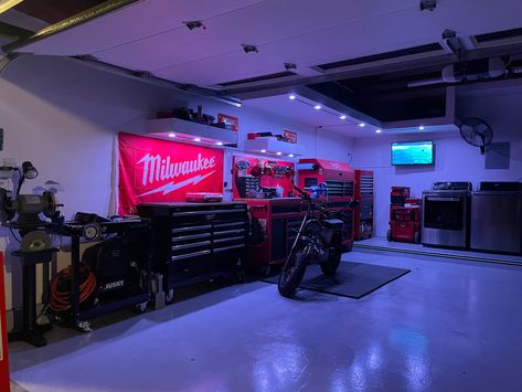 Milwaukee Garage, Milwaukee Tools, Diy Garage Storage, Diy Garage, Garage Storage, Milwaukee, Garage