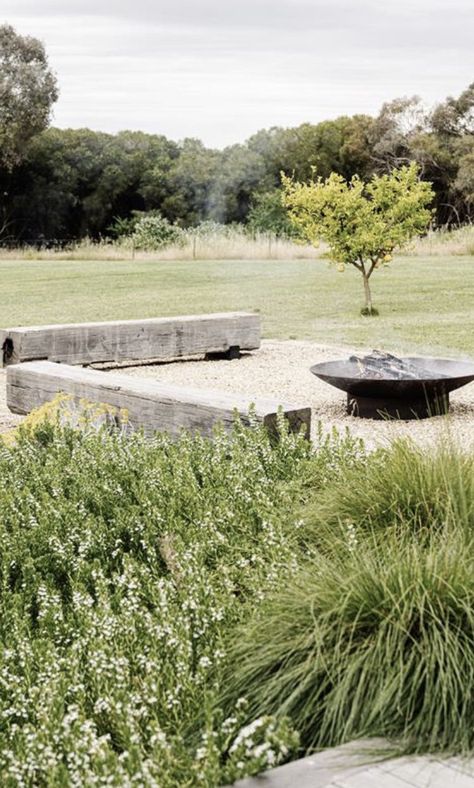 Farm Fire Pit, Natural Fire Pit Ideas, Outdoor Fire Pit Area, Fire Pit Seating Area, Fire Pit Landscaping, Outdoor Seating Area, Casa Country, Australian Garden, Garden Fire Pit