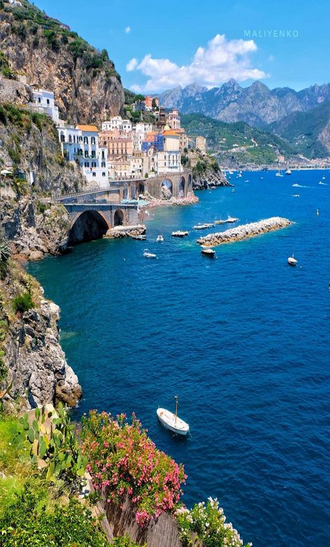 Italian Coast Aesthetic, Italy Coast, Luxury Lifestyle Travel, Italy Beaches, Abruzzo Italy, Amalfi Italy, Genoa Italy, Between Two Worlds, Amalfi Coast Italy