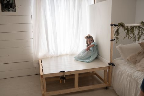 She Shed Photography Studio, Photography Studio Setup Small Spaces, Shed Photography Studio, Family Photoshoot Ideas Studio, Garage Photography Studio, Fake Window Light, Small Photography Studio, Youtube Room, Diy Photo Studio