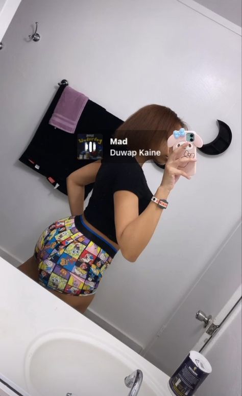 Mirror Pics With Boxers, Women Boxers Outfit, Baddie Boxer Outfit, Ethika Leggings Outfit, Ethika Womens Outfit Baddie, Girls In Boxers, Thick Light Skins Instagram, Boxers Ethika, Studs With Dreads