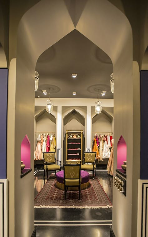 Saree Showroom, Clothing Boutique Interior, Boutique Interiors, Clothing Store Interior, Clothing Store Design, Store Design Boutique, Indian Interiors, Retail Interior Design, Store Concept