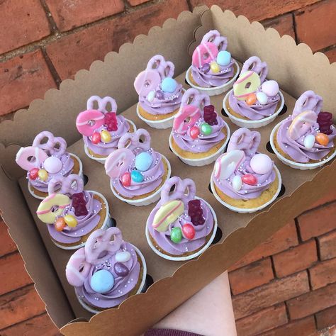 Some super fun sweetie cupcakes that left the Three Bears kitchen for my daughters preschool bake sale fundraiser on Friday 💜 . #cupcake… Sweetie Cupcakes, Bake Sale Fundraiser, Fundraiser Bake Sale, Bake Sale Ideas, School Bake Sale, Cake Stall, The Three Bears, Sale Ideas, Tea Party Food