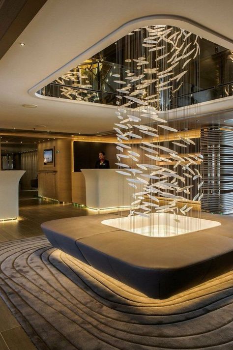 5 Lighting Tips for Your Hotel Lobby - L' Essenziale Lobi Hotel, Blitz Design, Hotel Lobby Design, Hotel Lounge, Large Chandelier, Plafond Design, Hotel Reception, Lobby Interior, Hotel Villa