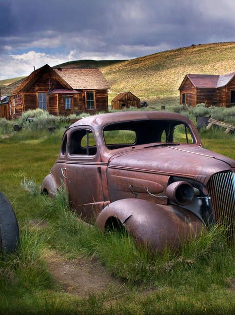 Bodie California, Abandoned Town, New River Gorge, Abandoned Amusement Parks, New River, Abandoned Cars, Ghost Town, Haunted Places, Abandoned Buildings