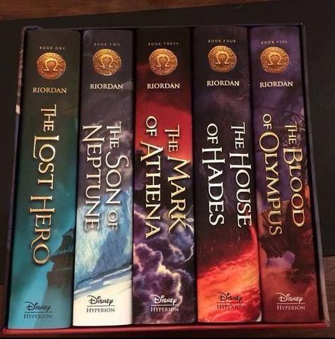 The books Percy Jackson Book Set, Son Of Neptune, The Lost Hero, House Of Hades, Frank Zhang, Piper Mclean, Jason Grace, Leo Valdez, Magnus Chase