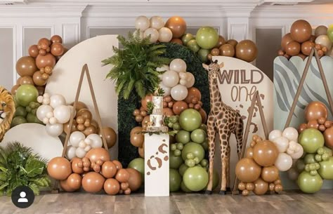 Safari Theme Birthday Party, Theme Bapteme, Safari Birthday Party Decorations, Safari Baby Shower Boy, Jungle Theme Birthday Party, Baby Birthday Party Theme, Jungle Thema, Deco Ballon, Wild Birthday Party