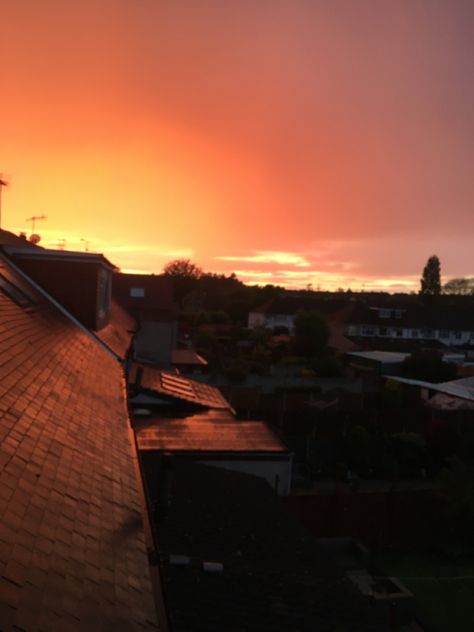 sunset on rooftops Rooftop View Night, Sunset Rooftop, Golden Hour Rooftop, Cinematic Rooftop, Frank Ocean Channel Orange, Roof Sunset Aesthetic, Sunset London, Town Sunset Aesthetic, Channel Orange