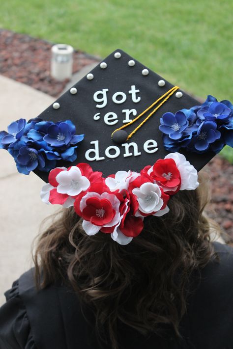 Graduation Cowboy Hat, Graduation Cap Designs Softball, Step Brothers Graduation Cap, Cowboy Graduation Cap, The Spins Graduation Cap, Cowgirl Graduation Cap, Country Grad Cap Ideas, Country Graduation Cap Designs, Western Graduation Cap Ideas