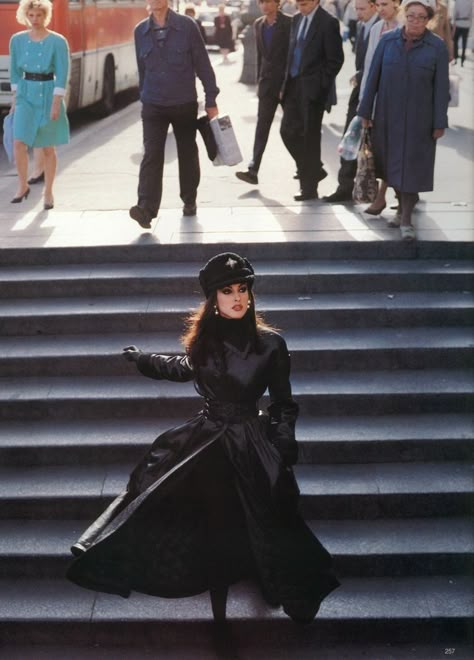 Soviet Fashion, Vogue Germany, Looks Black, Russian Fashion, 인물 사진, Dark Fashion, Style Outfits, Looks Vintage, Look Fashion